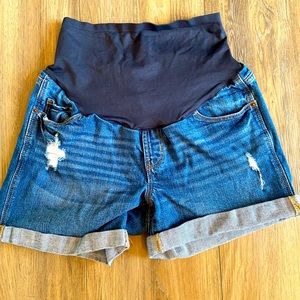 Size 8 old navy maternity pants.